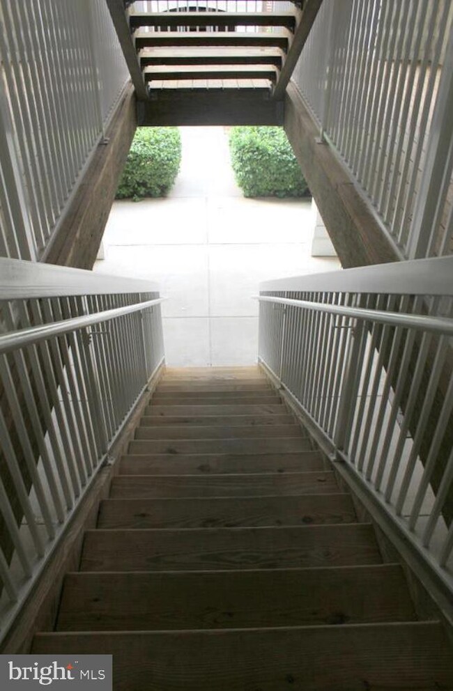 22611 Blue Elder Terrace unit 201, Ashburn, VA 20148 - photo 3