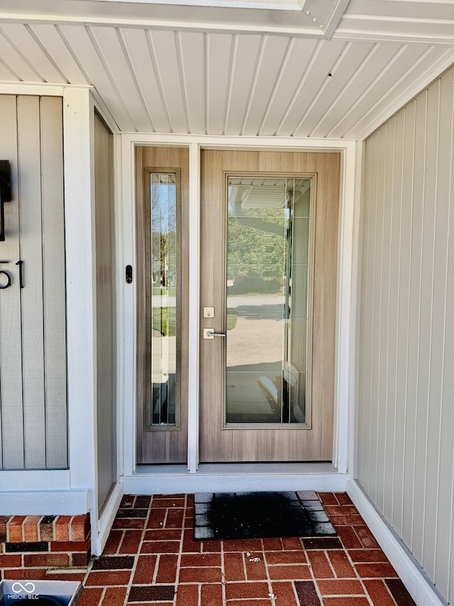 851 Revere Ct, Greenwood, IN 46142 - photo 3