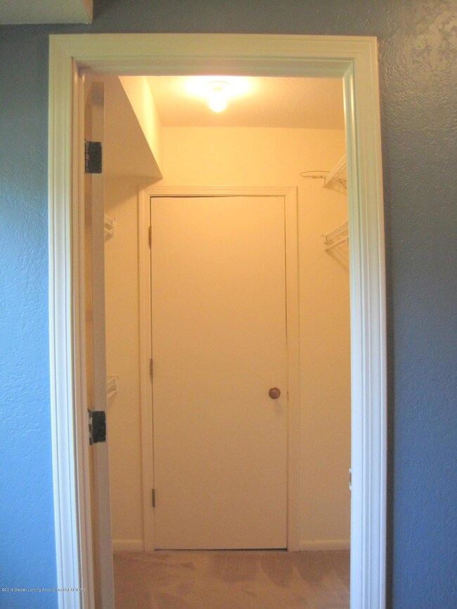 1727 Maple Ridge unit 53, Haslett, MI 48840 - photo 7