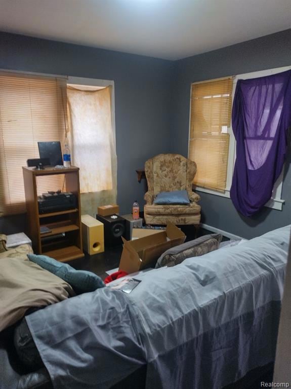 2209 Raskob St, Flint, MI 48504 - photo 5