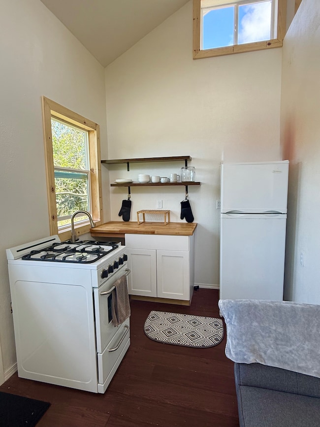 94 Pele St, Naalehu, HI 96772 - photo 6