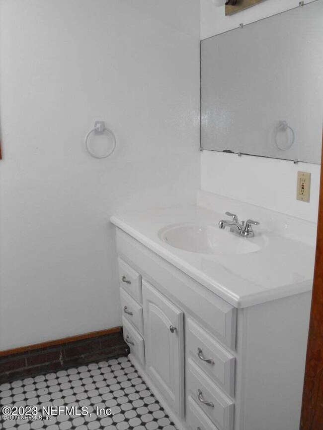 2906 Oak St, Jacksonville, FL 32205 - photo 4