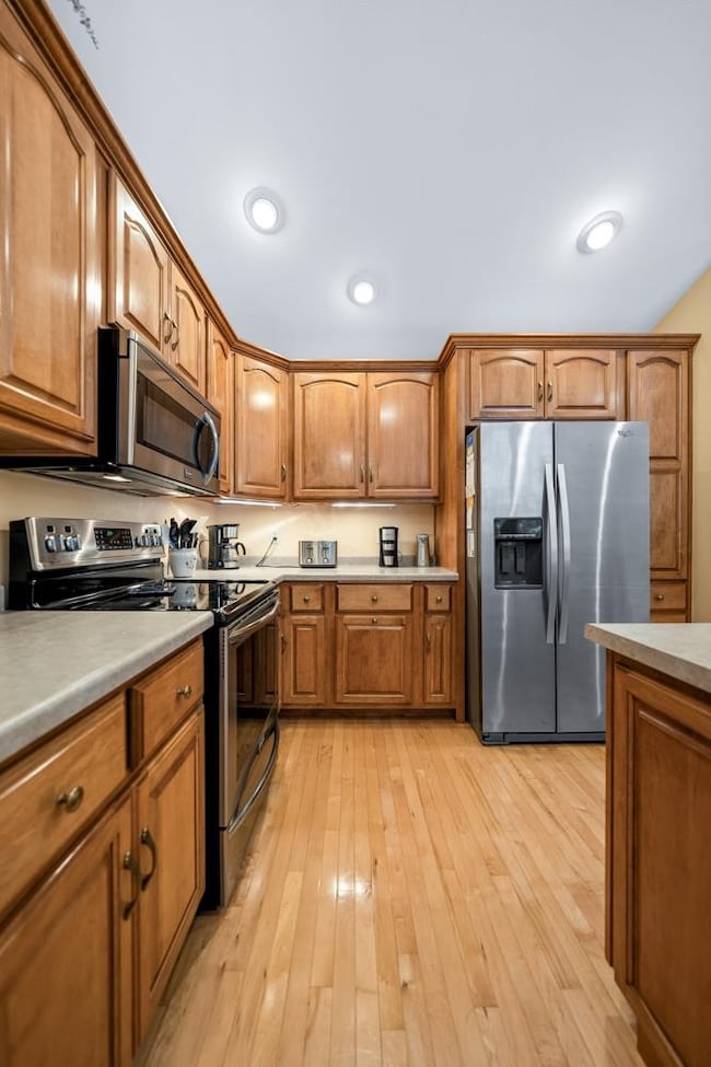 2690 Woodfield Ct, Green Bay, WI 54313 - photo 4