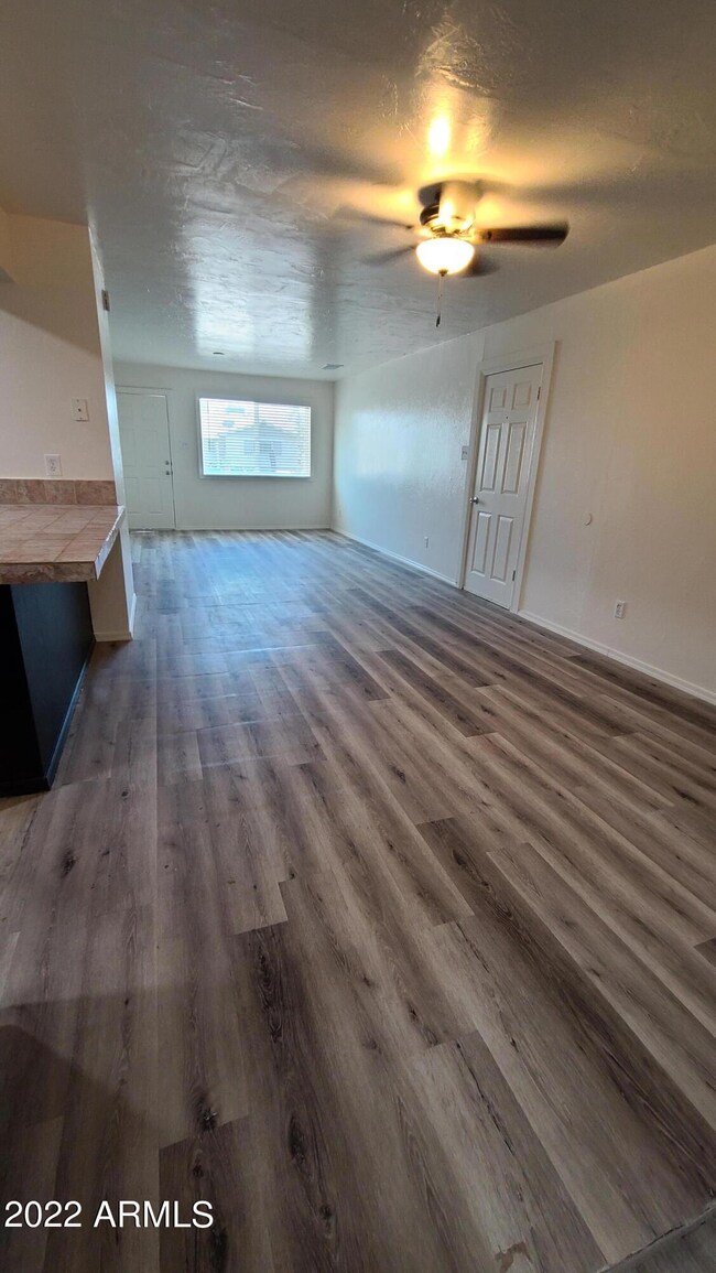 8146 W Clarendon Ave, Phoenix, AZ 85033 - photo 4