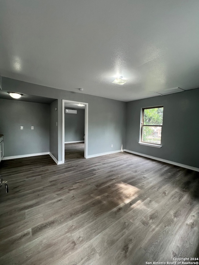 1723 W Mayfield Blvd unit 4, San Antonio, TX 78211 - photo 3