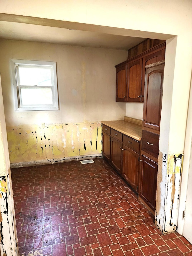 main 1006 pantry laundry room
