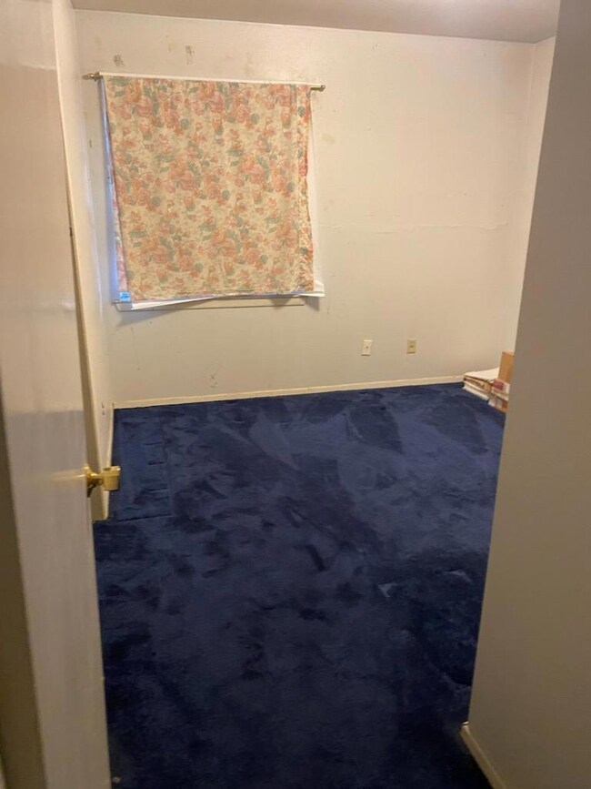 301 Myrtle Dr, Hurst, TX 76053 - photo 4