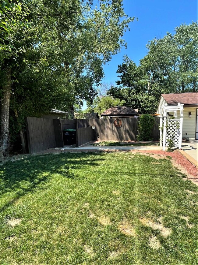 Side Yard Garbage Cubby