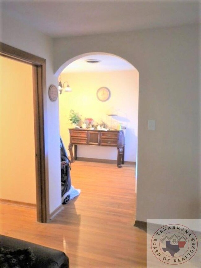 911 Tucker St, Texarkana, TX 75501 - photo 6