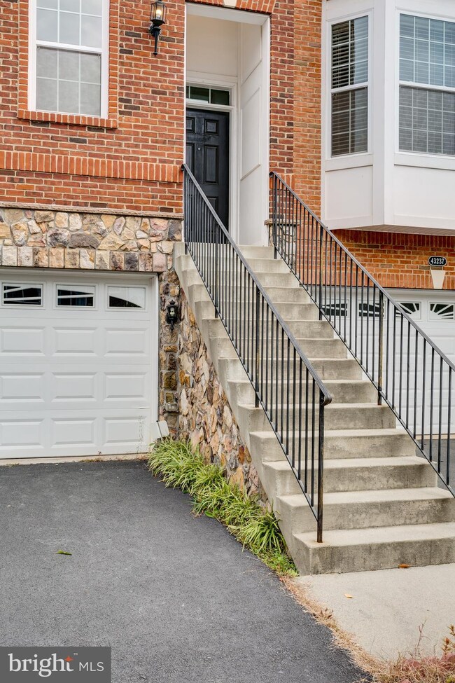 43239 Mitcham Square, Ashburn, VA 20148 - photo 6