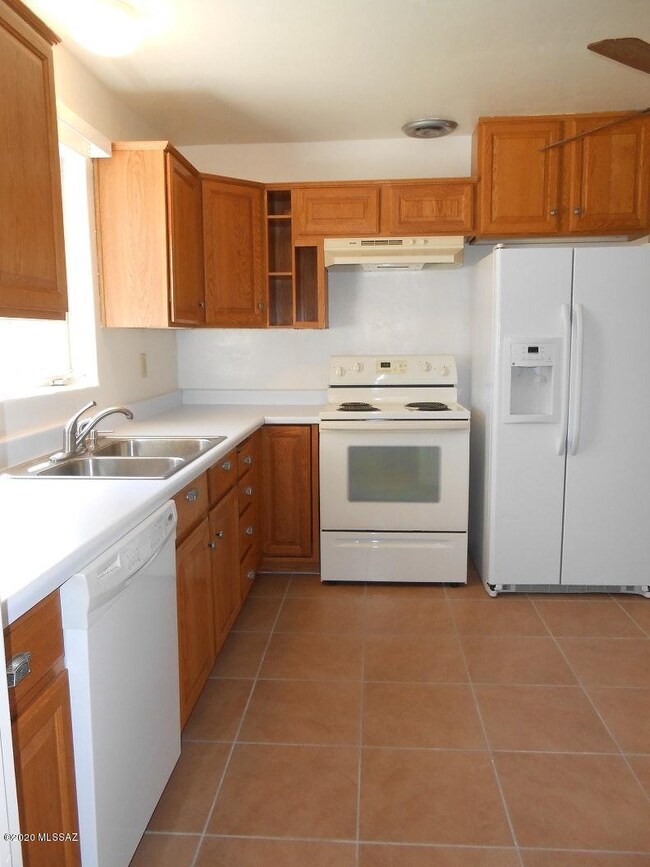 4738 E Cooper St, Tucson, AZ 85711 - photo 5