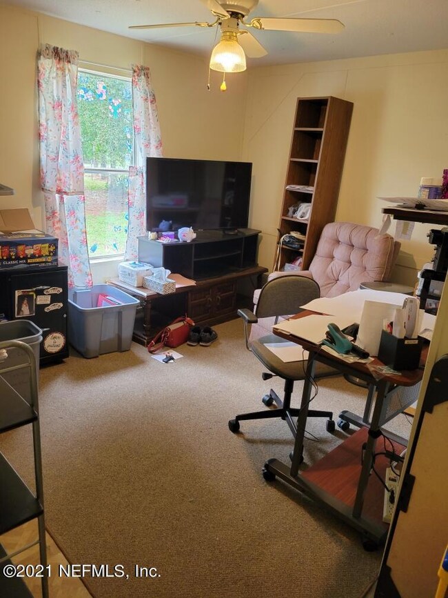 BEDROOM/OFFICE