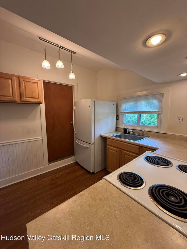 123 Queens Hwy unit 2, Kerhonkson, NY 12446 - photo 2