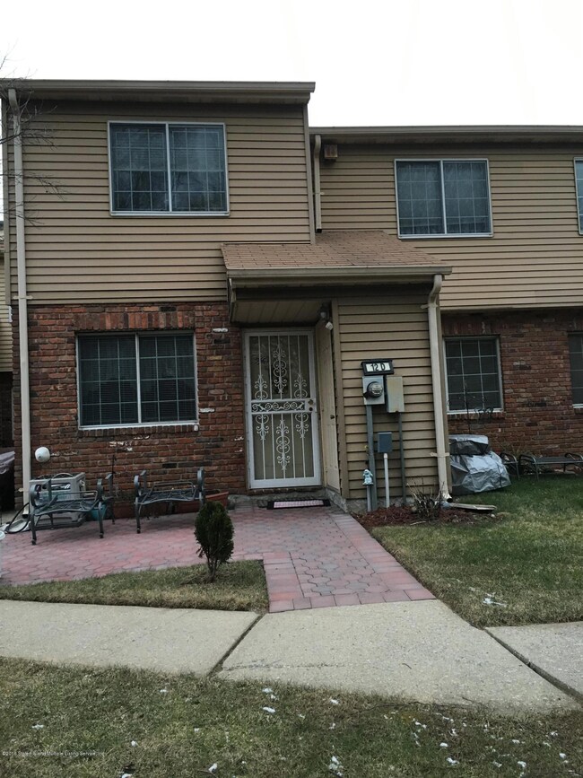 12 Franklin Ln unit D, Staten Island, NY 10306 - photo 2