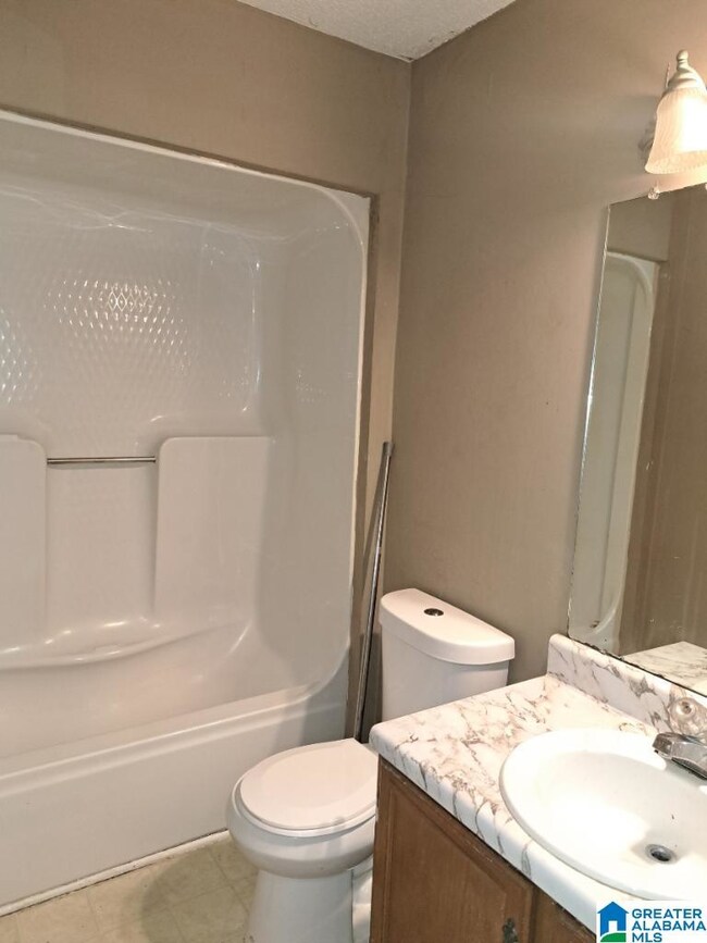 622 Valley Crest Dr unit 2B1, Birmingham, AL 35215 - photo 6