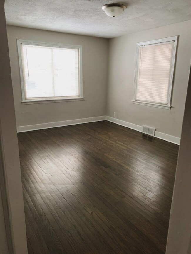 5241 Washington St, Merrillville, IN 46410 - photo 6