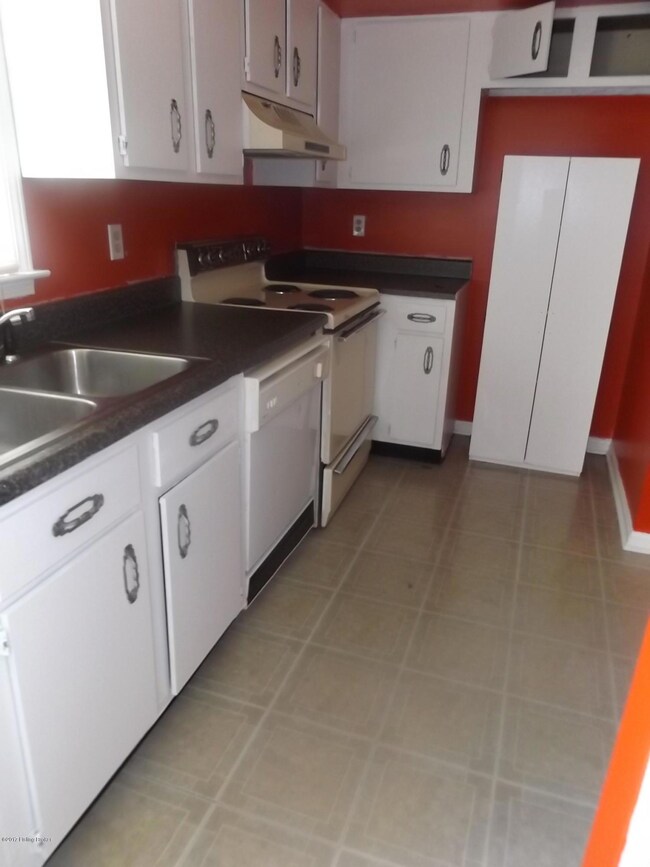 8205 Damascus Cir C1 007