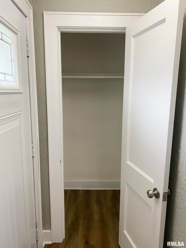 303 Central St, Washington, IL 61571 - photo 7