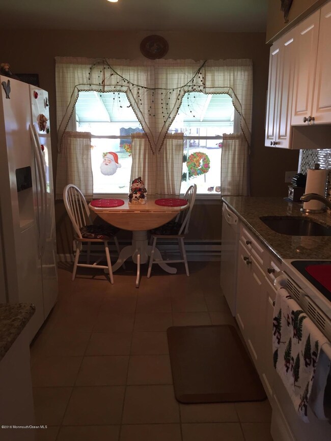 3 Greenmeadow Ln unit 72, Whiting, NJ 08759 - photo 3