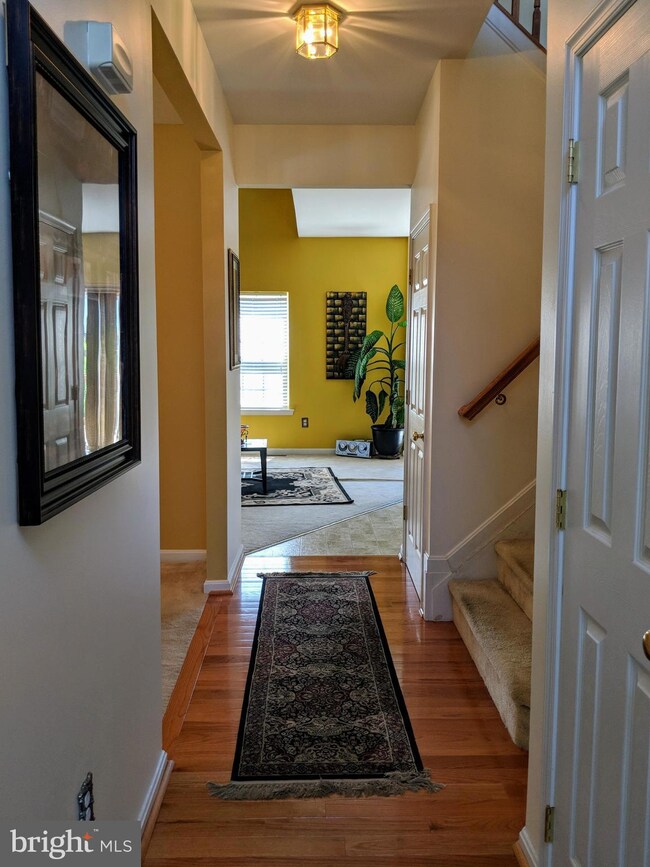 1140 Stone Gate Dr, York, PA 17406 - photo 5