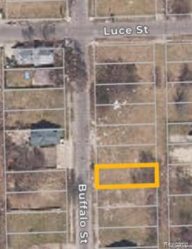 13242 Buffalo St, HamtraMcK, MI 48212 - photo 4