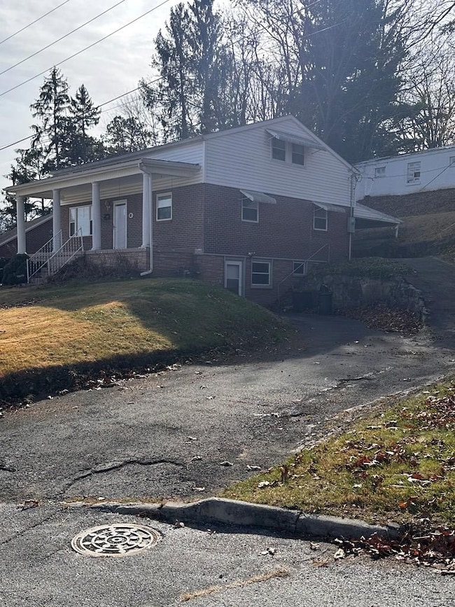 911 Hale Ave, Princeton, WV 24740 - photo 2