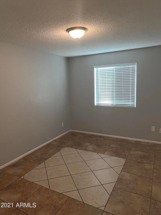 237 S Allen unit D, Mesa, AZ 85204 - photo 3