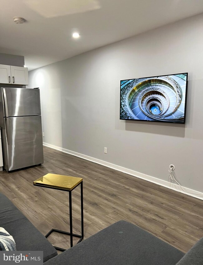 4087 1/2 Lancaster Ave unit 2, Philadelphia, PA 19104 - photo 7