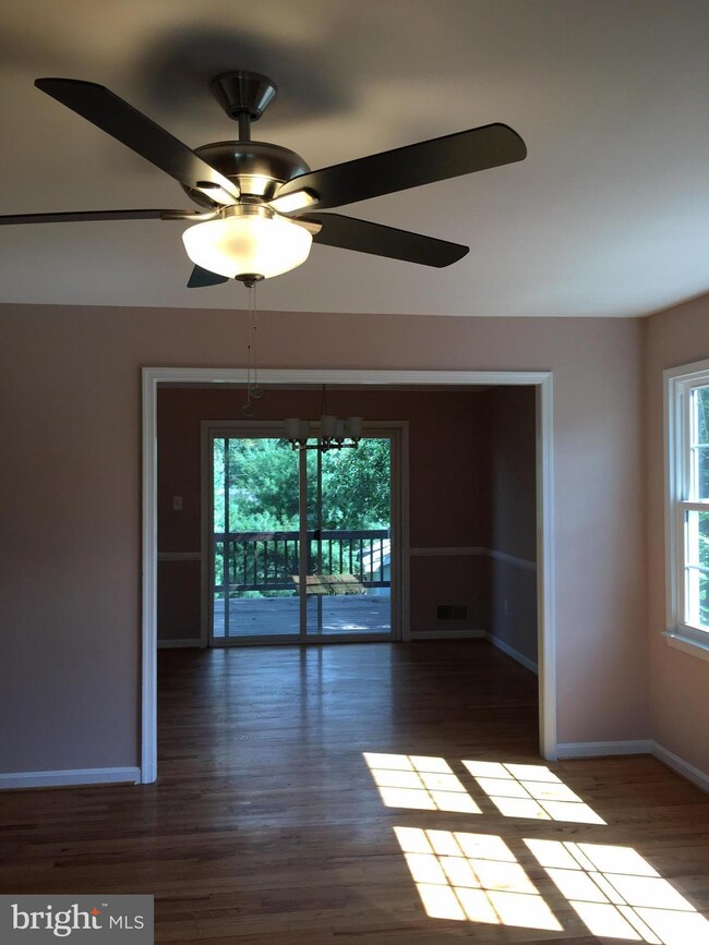 9505 Bonair Dr, Manassas, VA 20109 - photo 4