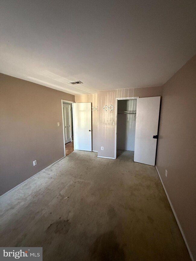 3310 Huntley Square Dr unit A2, Temple Hills, MD 20748 - photo 2