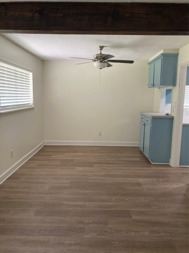 1713 Parkcrest St, Alvin, TX 77511 - photo 6