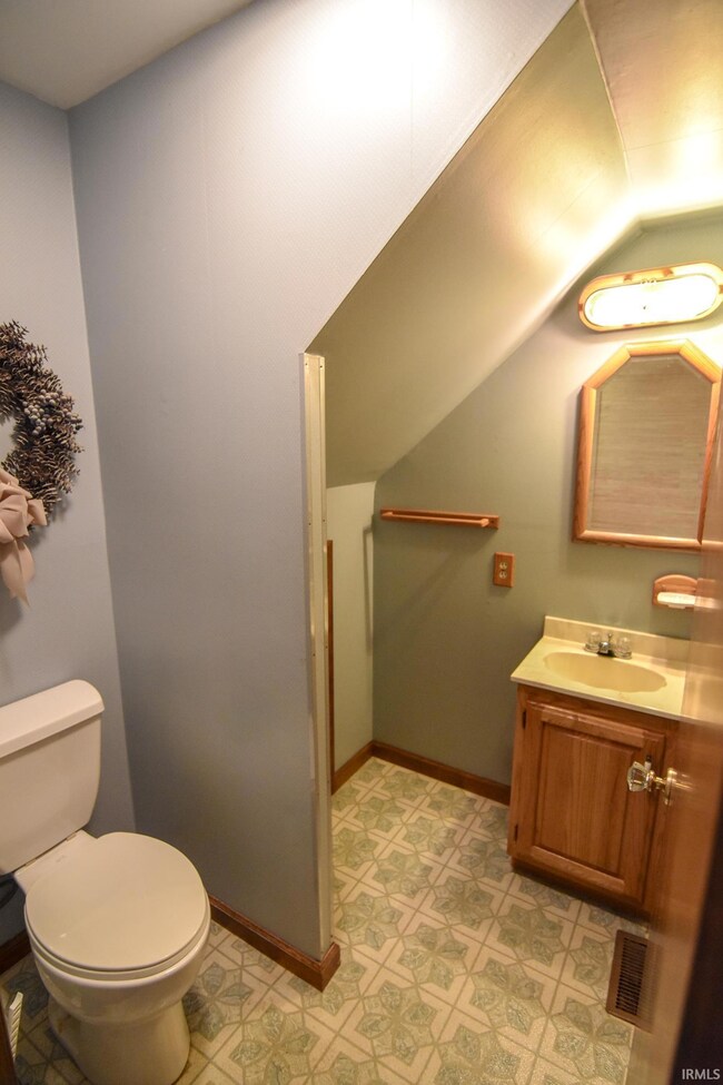 1204 W Broadway St, Princeton, IN 47670 - photo 7