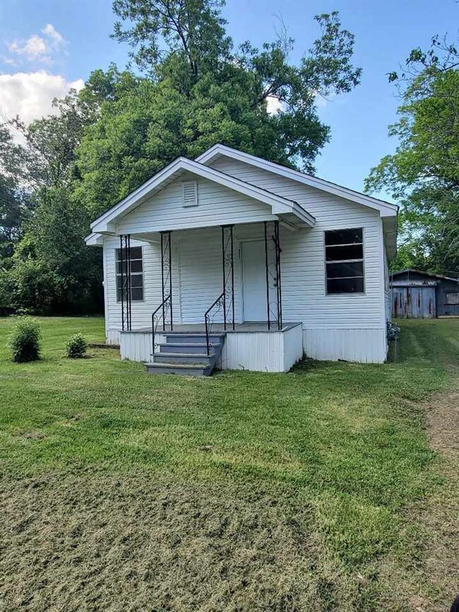 111 John St, Hazlehurst, MS 39083 - photo 2