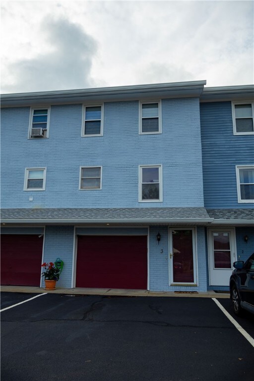 4 Smithfield Rd unit 3, North Providence, RI 02904 - photo 3