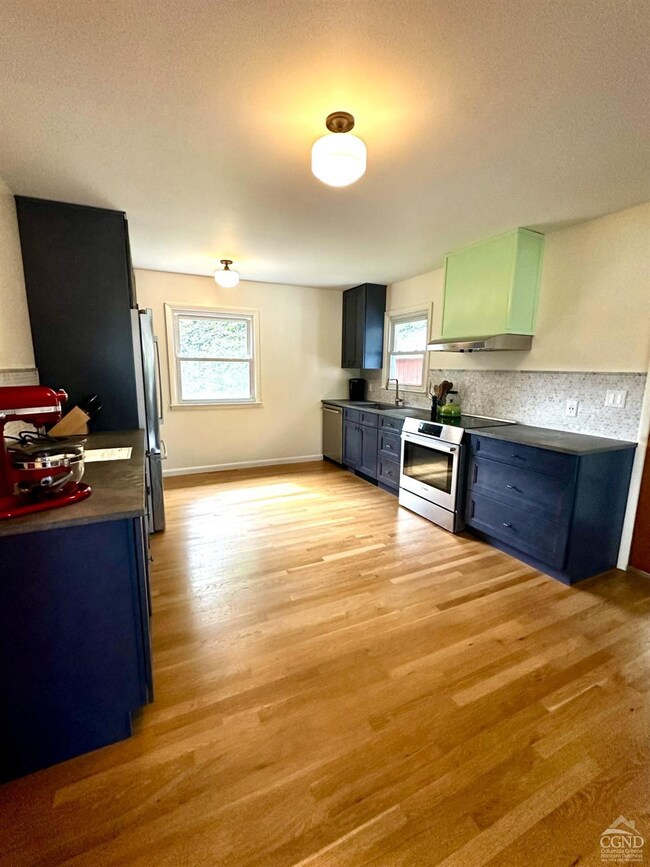 1 Goodrich St, Athens, NY 12015 - photo 2