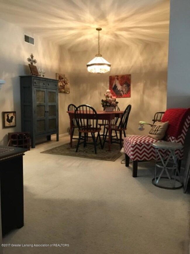 04 Dining Room