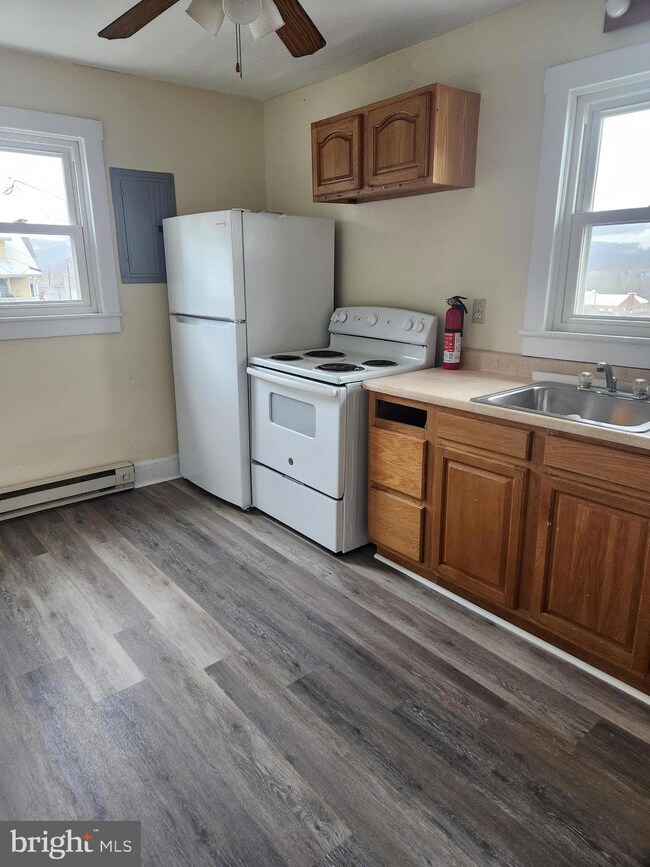 122 Spring St unit B, Keyser, WV 26726 - photo 3