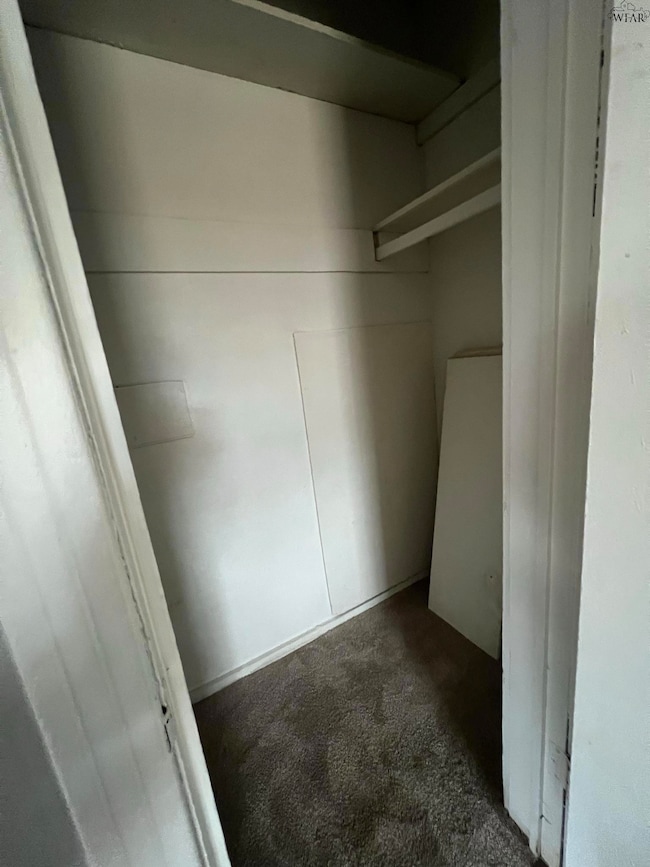 103 N Hawthorne Ave, Iowa Park, TX 76367 - photo 4