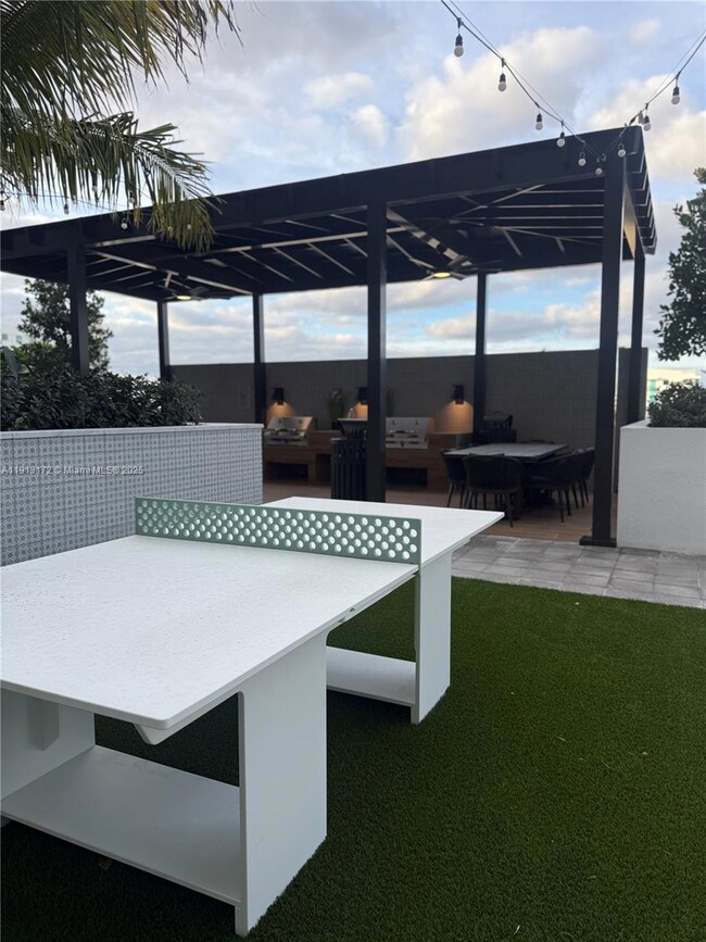 2001 Van Buren St unit 117, Hollywood, FL 33020 - photo 5