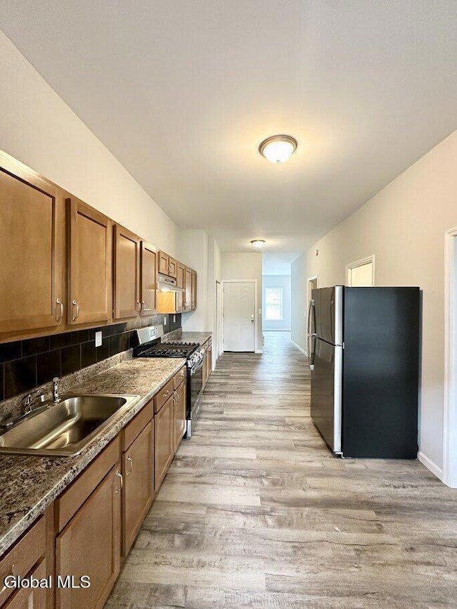 28 Albany St, Albany, NY 12204 - photo 4