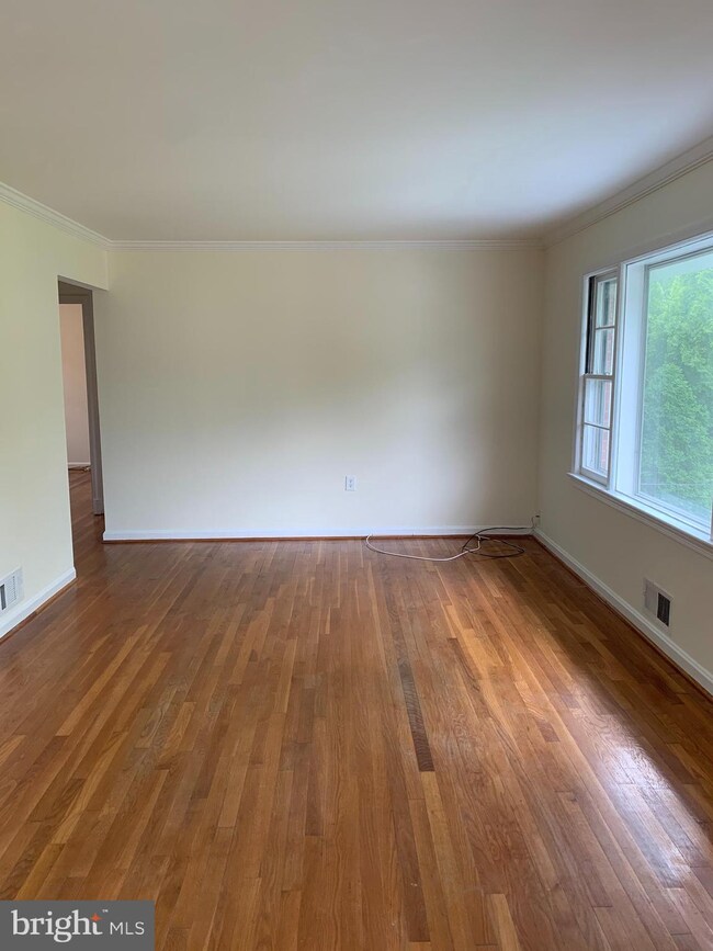 2517 Hughes Rd, Adelphi, MD 20783 - photo 6