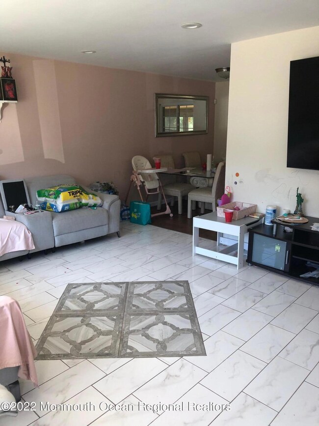 709 Coral Way (Living Room - View 3)