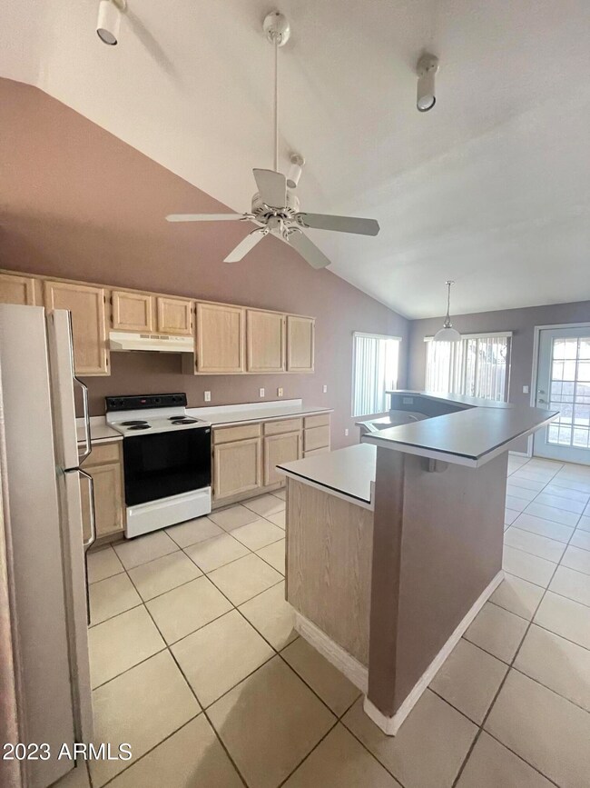 1142 W Orchid Ln, Chandler, AZ 85224 - photo 5