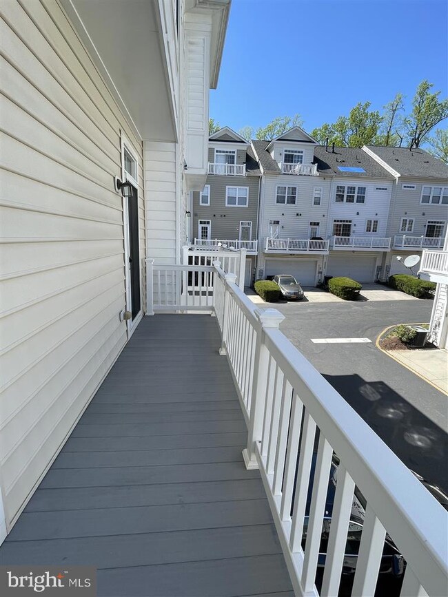 8002 Endzone Way, Hyattsville, MD 20785 - photo 4