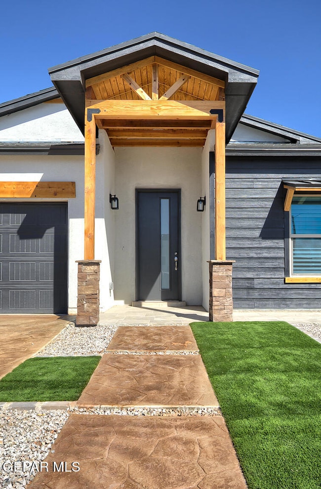 13837-Centro-Vista-Entrance (1)