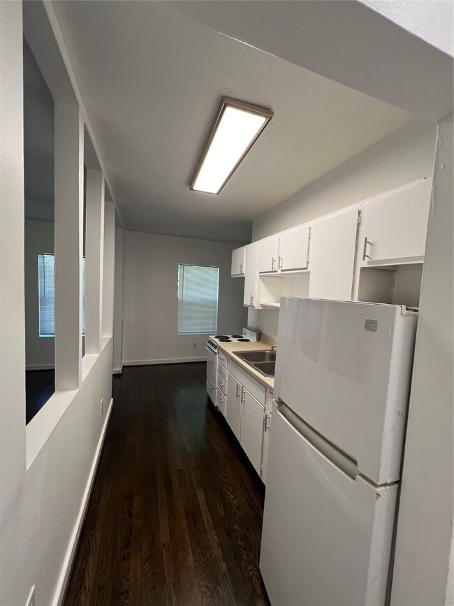 4021 Mandell St unit H, Houston, TX 77006 - photo 3