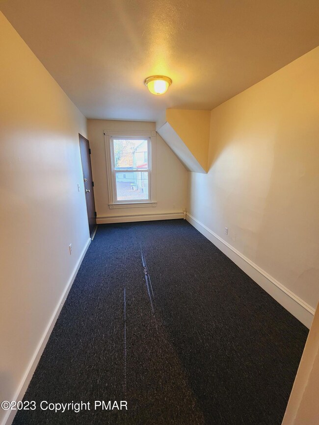 503 Thomas St unit 2, Stroudsburg, PA 18360 - photo 2