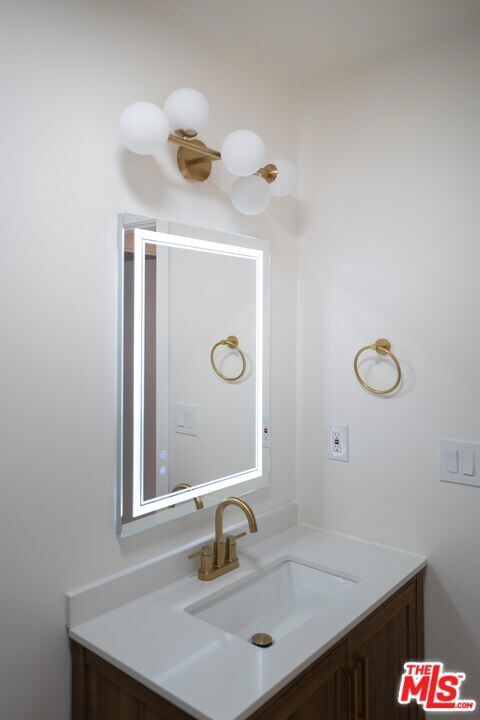 860 S Kingsley Dr unit 209, Los Angeles, CA 90005 - photo 6