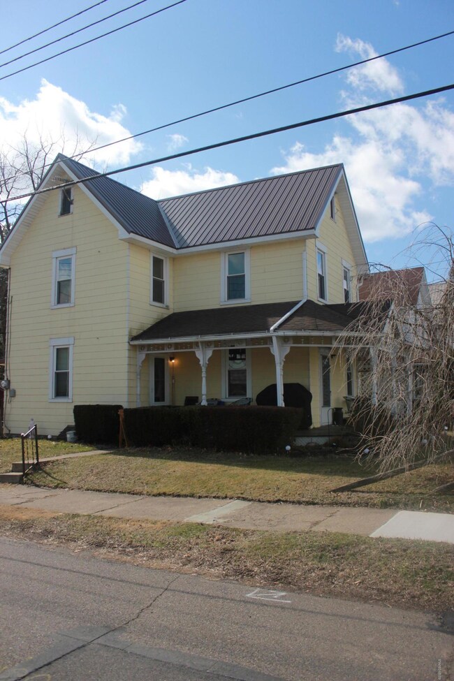 542 E 4th St, Nescopeck, PA 18635 - photo 3