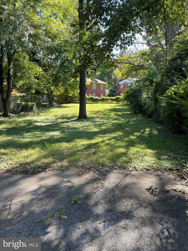 6529 Bock Rd, Oxon Hill, MD 20745 - photo 7